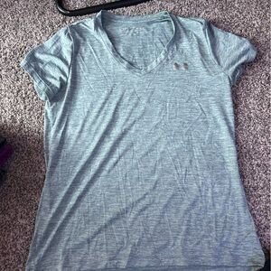 women’s underarmour t shirt